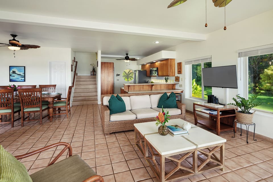 KITCHEN/LIVING/DINING AREA