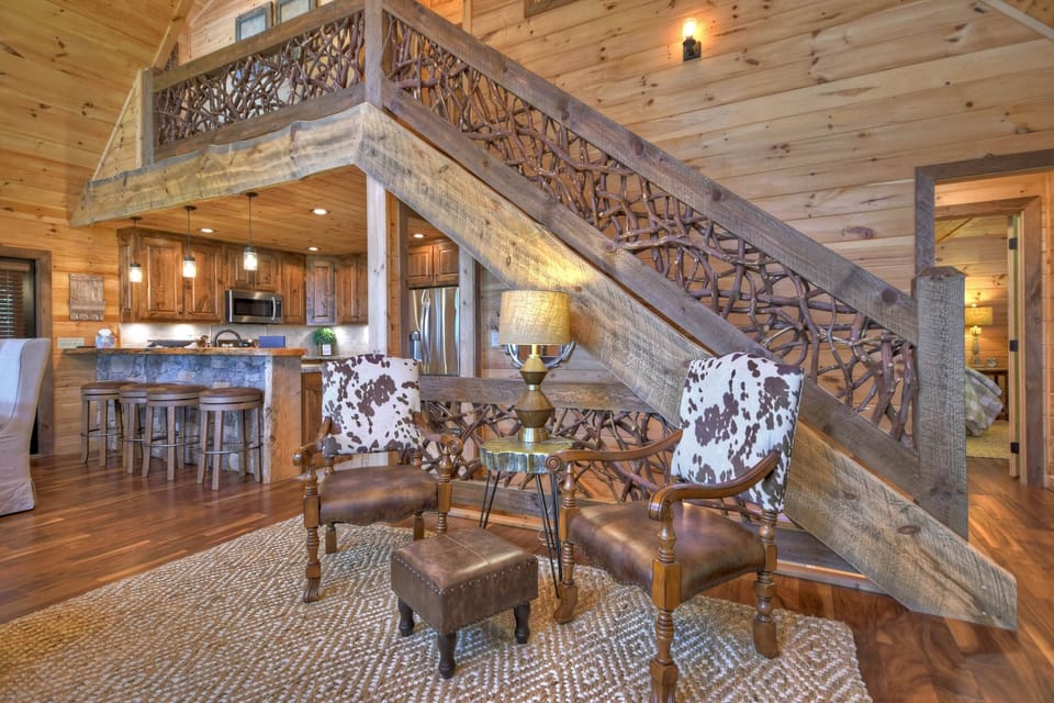 MAIN LIVING ROOM