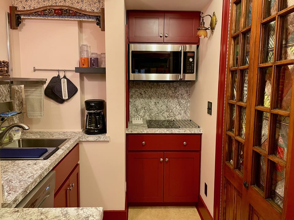 Kitchen image 2