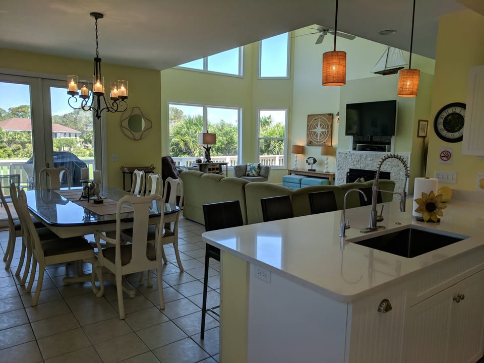 Wherever you are on the main floor, you can enjoy the views & the conversation!