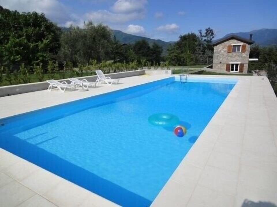 Pool (5 m x 14 m) with terrace