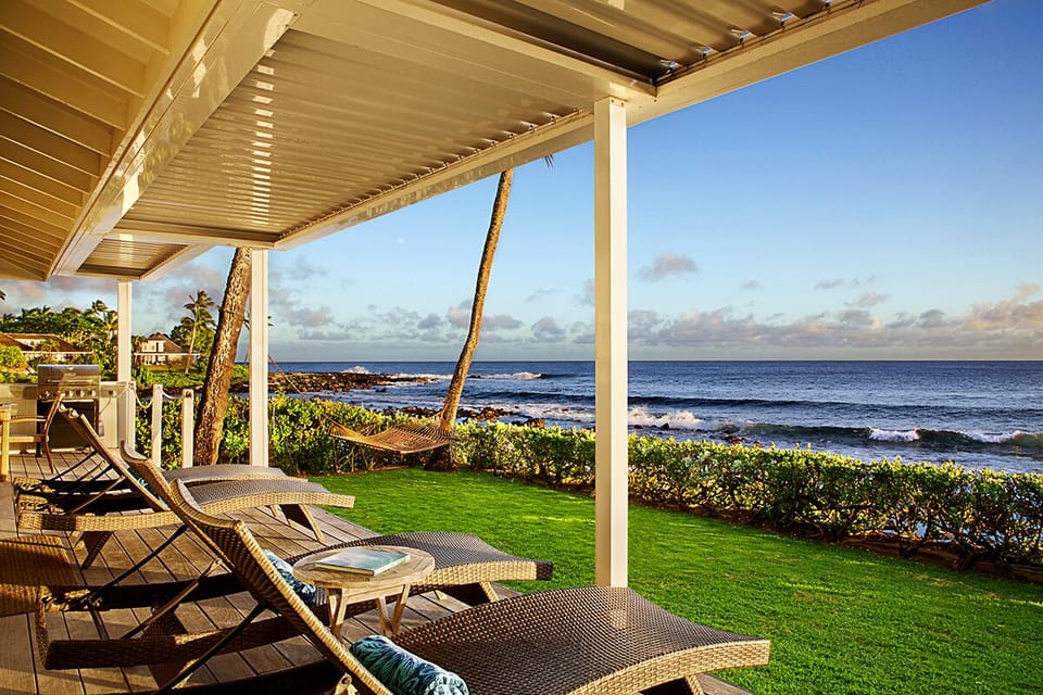 EXTERIOR LANAI AREA PERFECT FOR LOUNGING