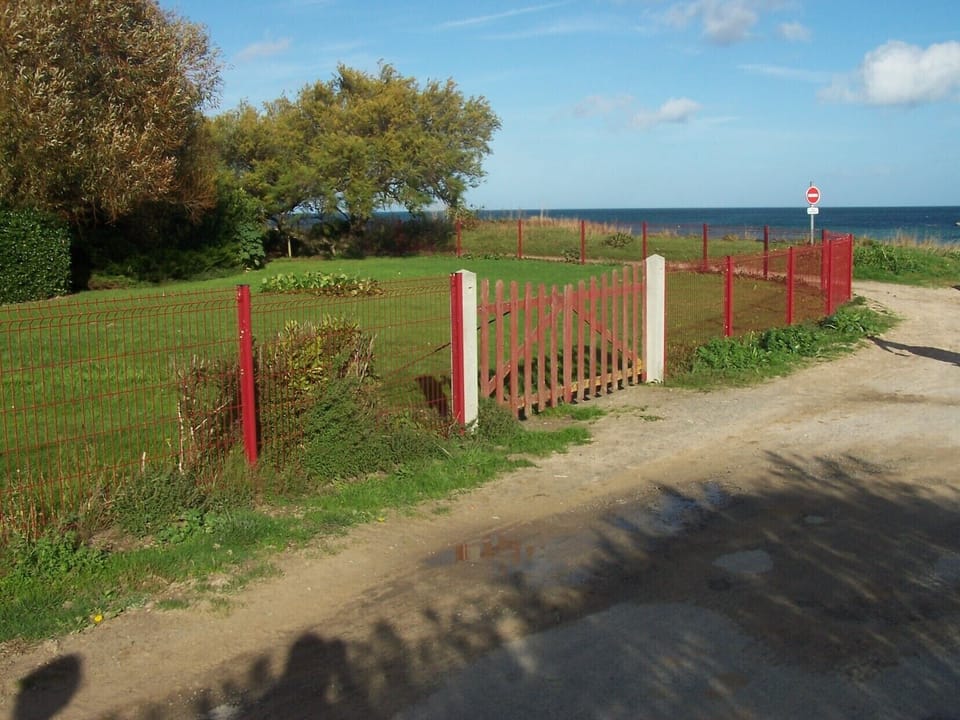 The newly built fence for pets protection