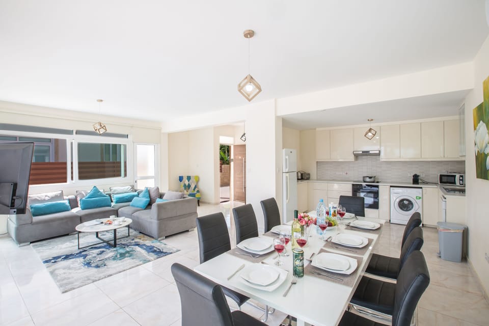 Kitchen and dining area