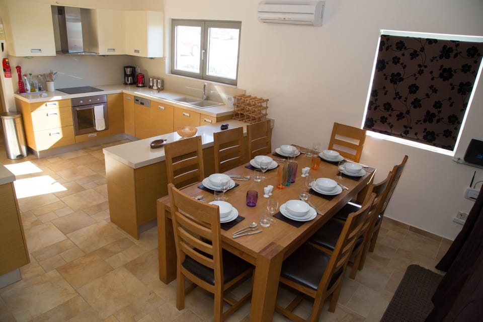 Dining and kitchen - must get some wine!