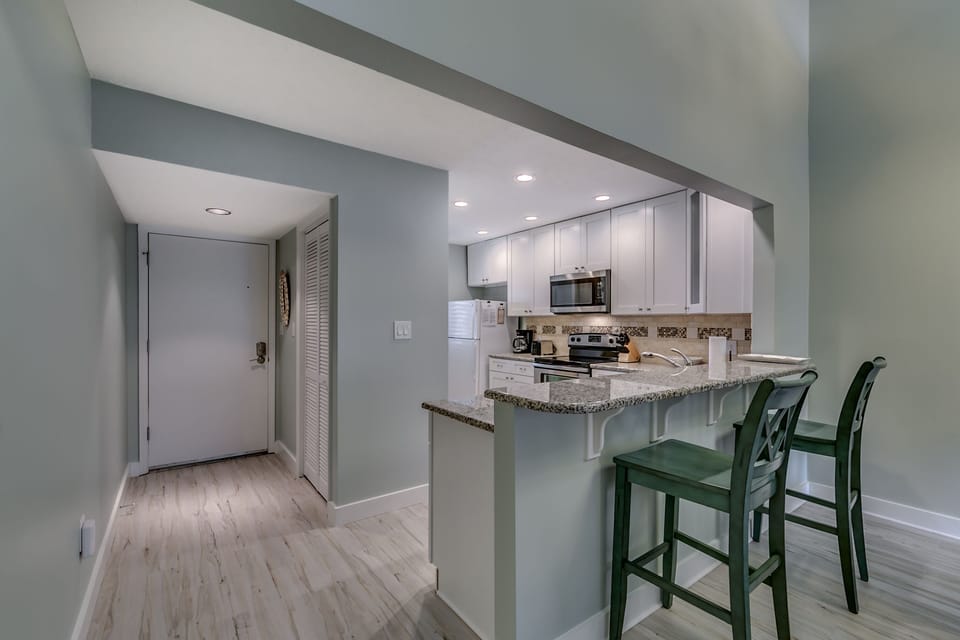 Kitchen with eat in bar