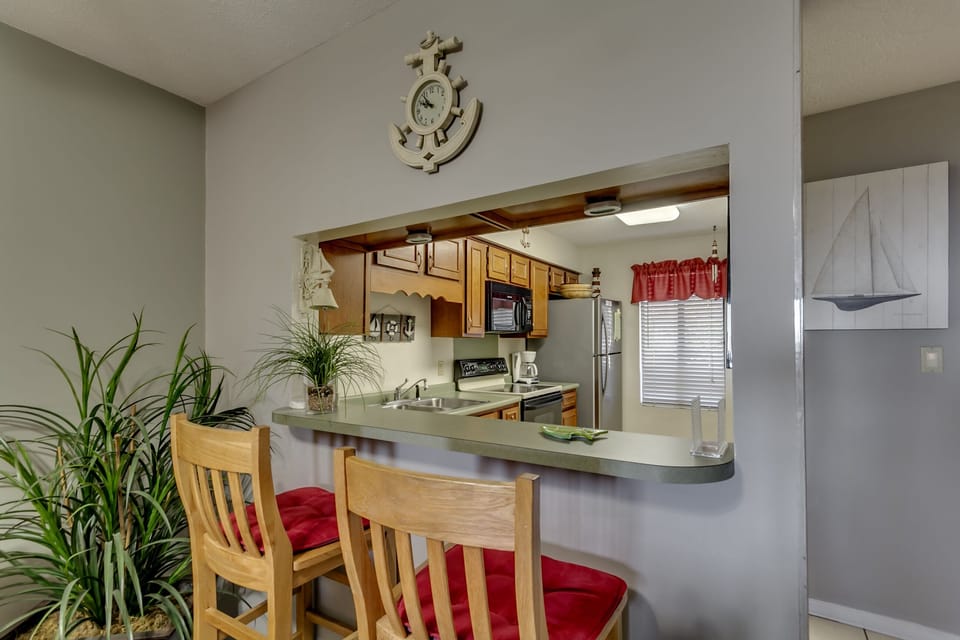 Eat-in bar seating
