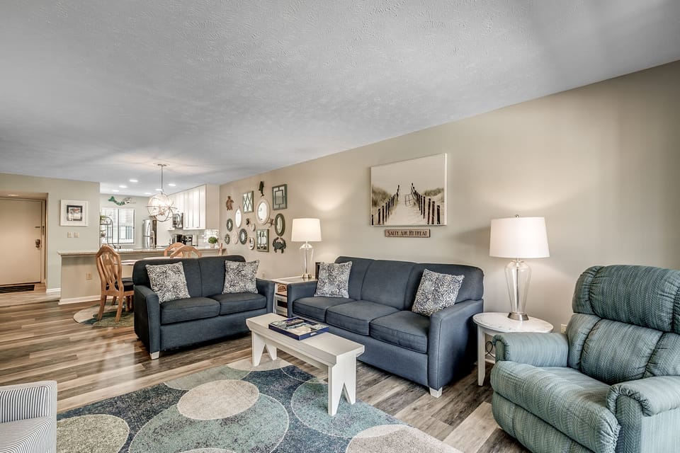Living room with plenty of seating