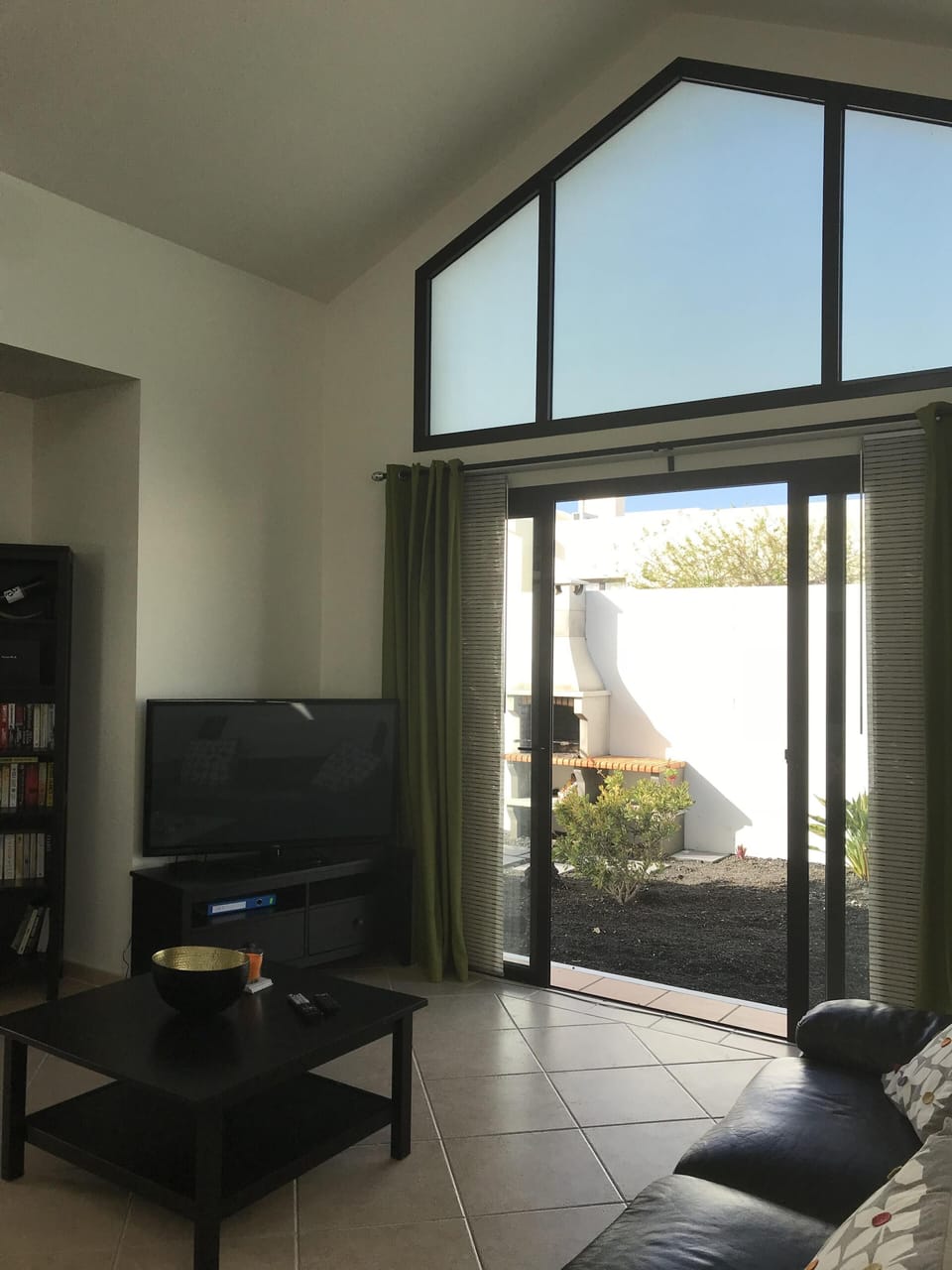 Lounge front to garden area