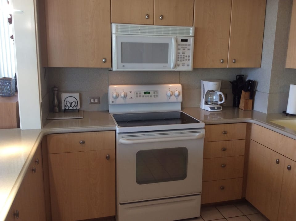 Another view of kitchen
