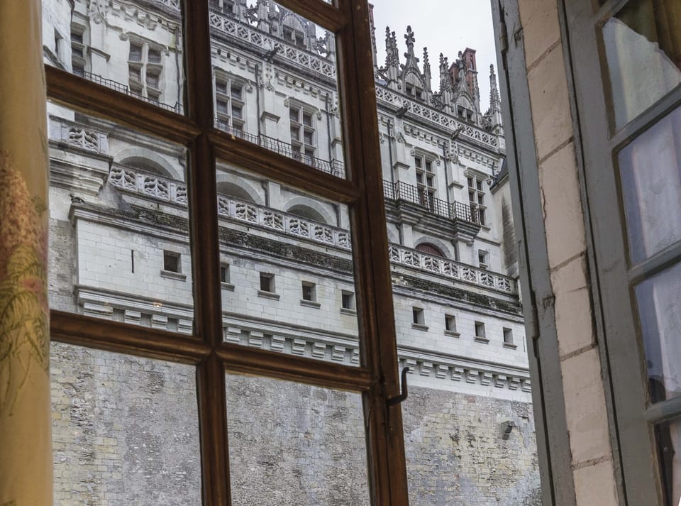 The stunning view on the Royal Chateau of Amboise the apartment offers!