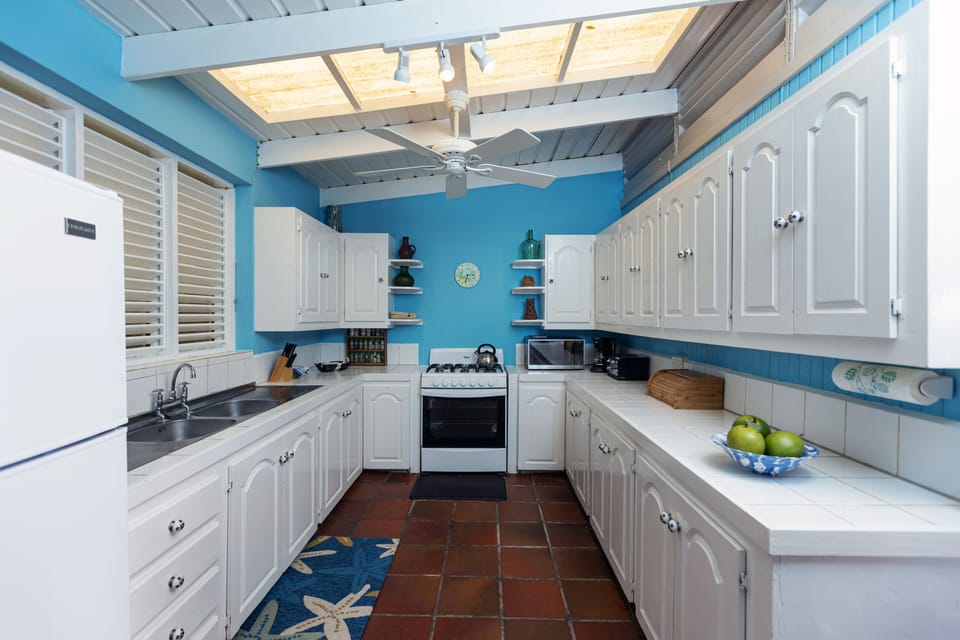 Fully equipped kitchen