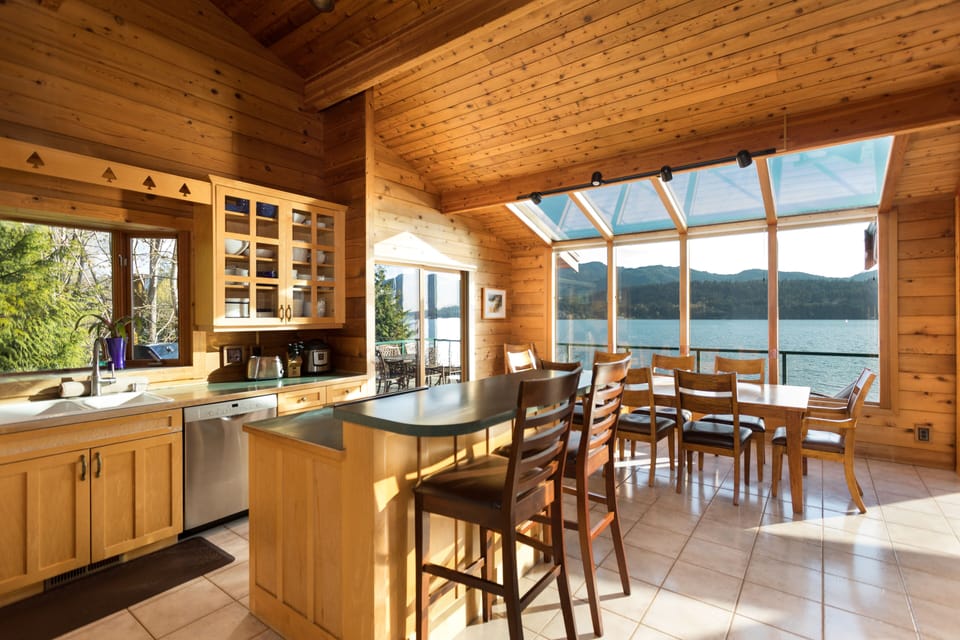 Eat in kitchen with bar area