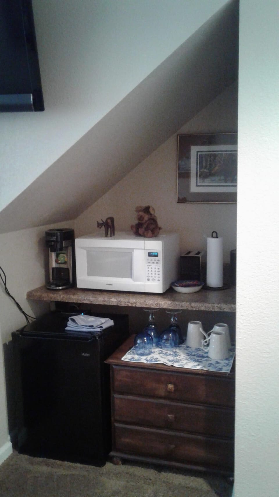 Breakfast Nook we provide coffee and breakfast bars