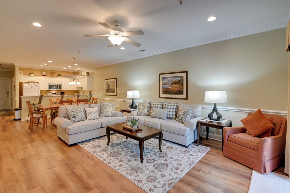 Living Room | Sleeper Sofa | Open Floor Plan | Free WiFi