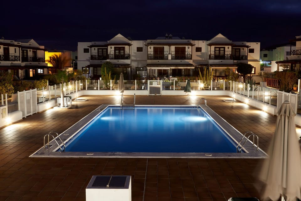 Villa Vistamar (LH165) - Evening Pool View 