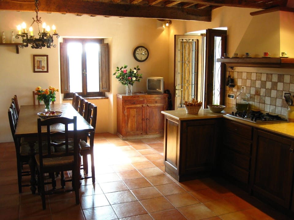 Dining area in kitchen/diner