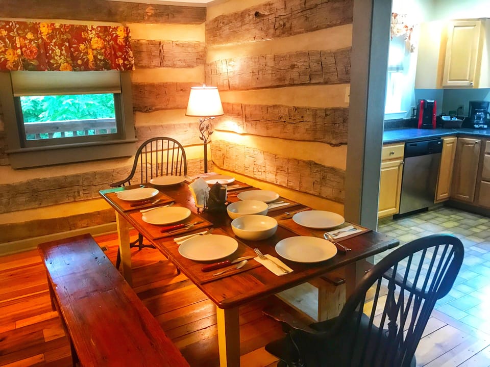 Plenty of room for dining in Richard's Retreat!  Tableware and cookware supplied