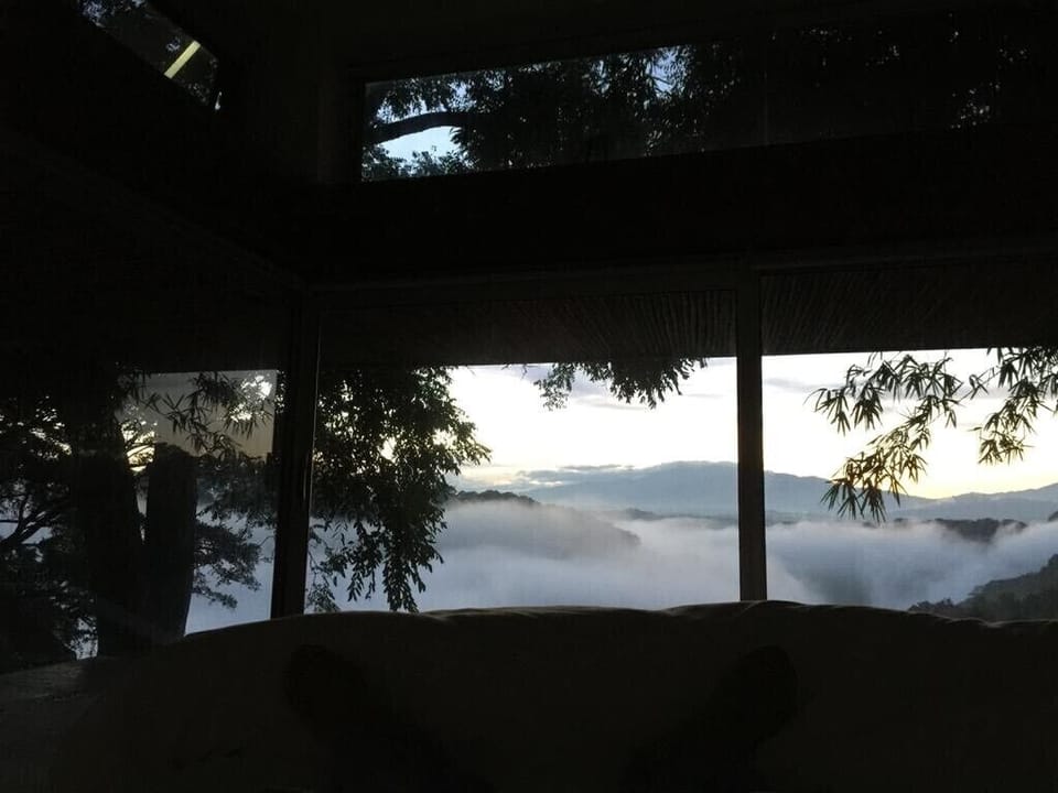 Sunrise Master bedroom / Amanecer en habitación principal 