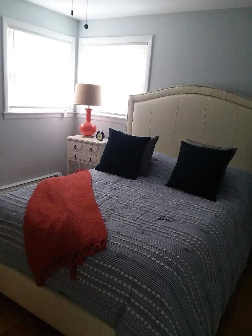 Stylish Ethan Allen leather queen frame with delicious Queen mattres