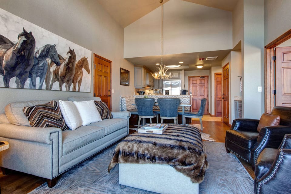Westgate 3901A: Living room with private balcony