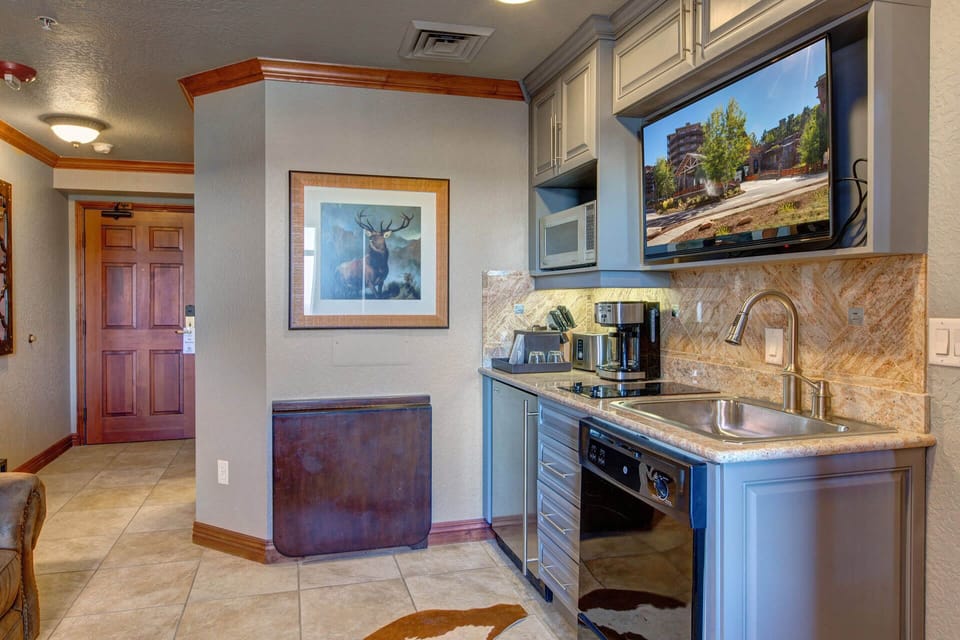 Westgate 3901B: Kitchenette