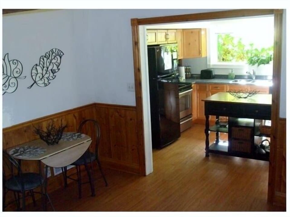 Full Kitchen c/w microwave, full size oven, frig & dishwasher