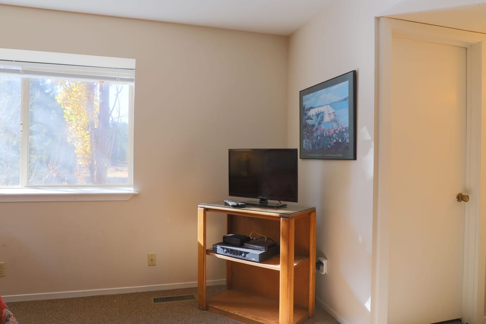 2nd TV in master
