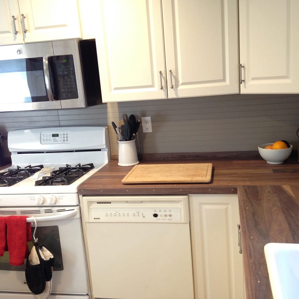 Dishwasher and Gas stove.