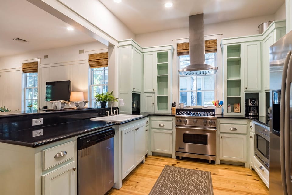 First Floor: Kitchen