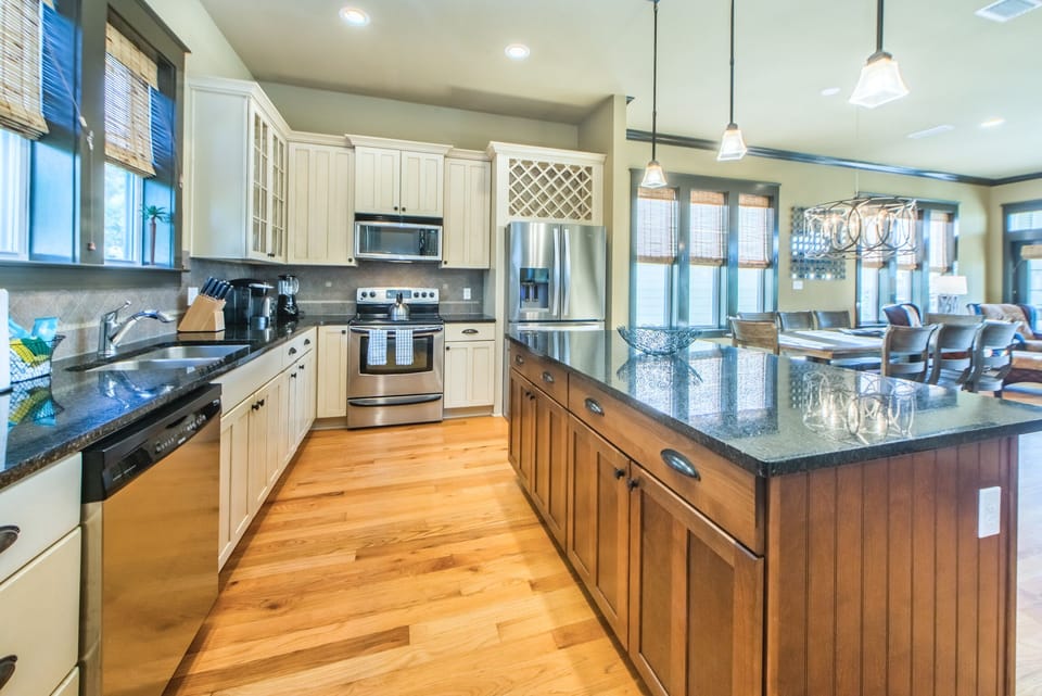 Stunning kitchen - fully equipped and ready