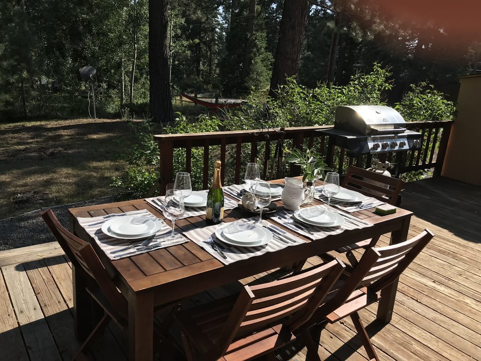 Outdoor dining and grill