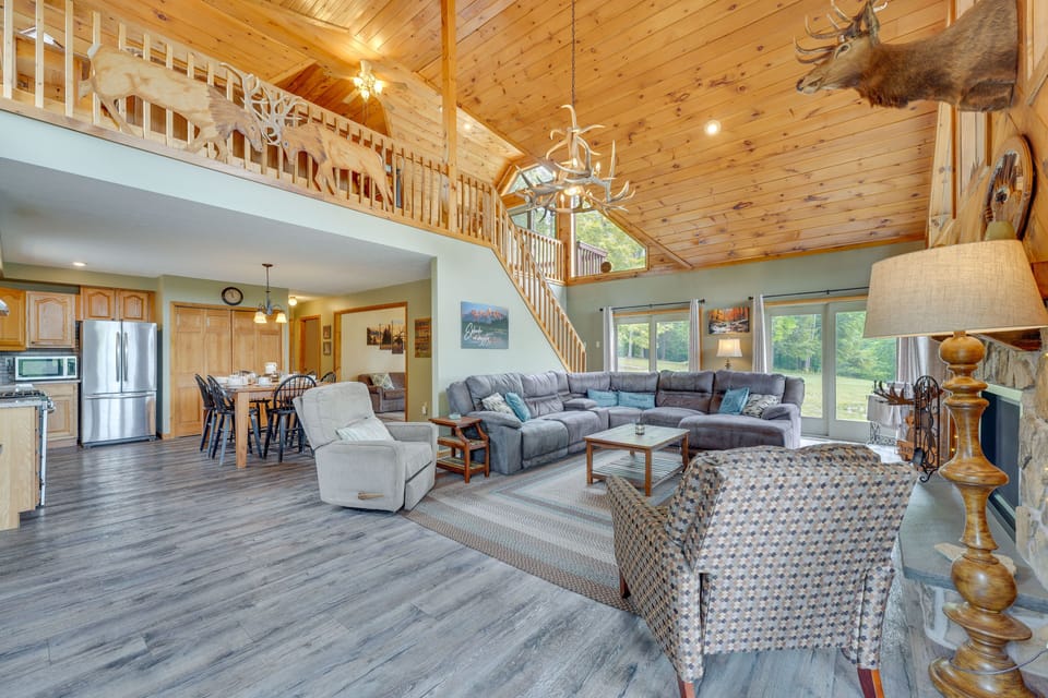 Living Room | 1st Floor | Free WiFi | Gas Fireplace