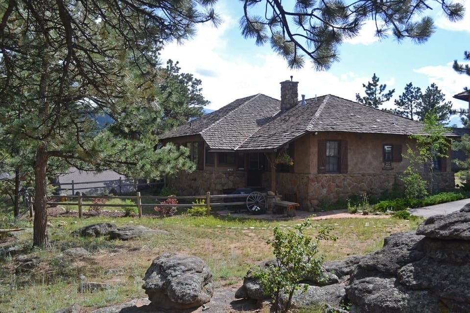 Back door and fenced yard.  View from the north.