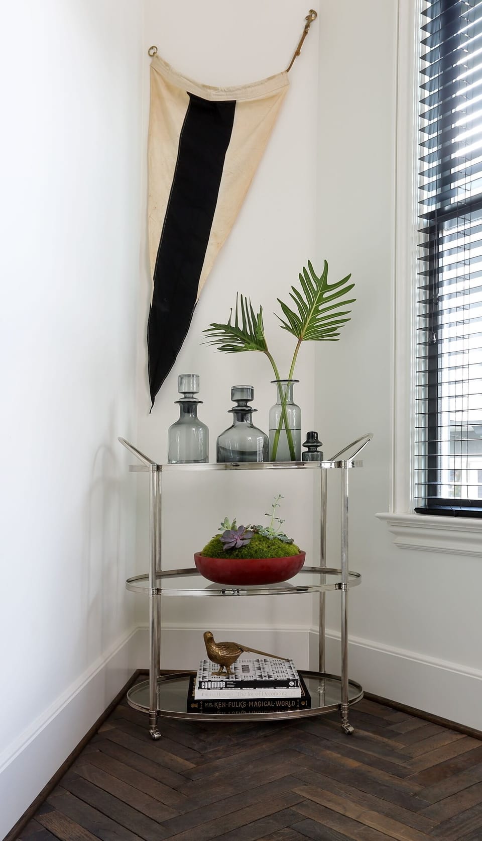 Stairlanding bar