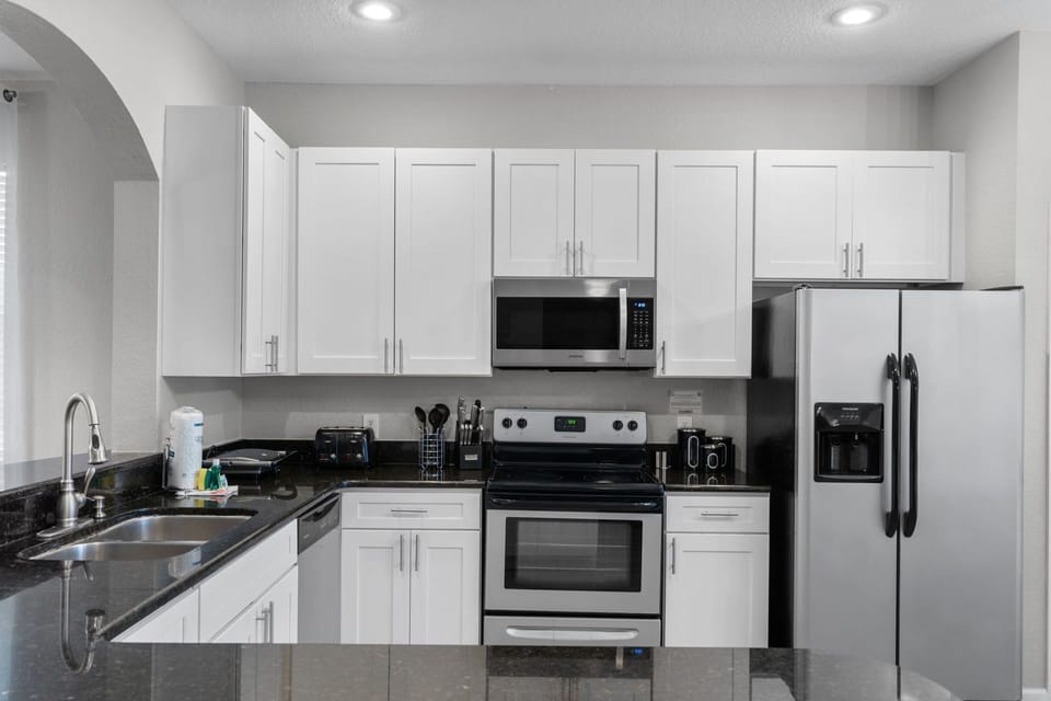 Prepare delicious meals in this full kitchen