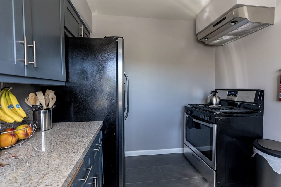 Refrigerator & Stove