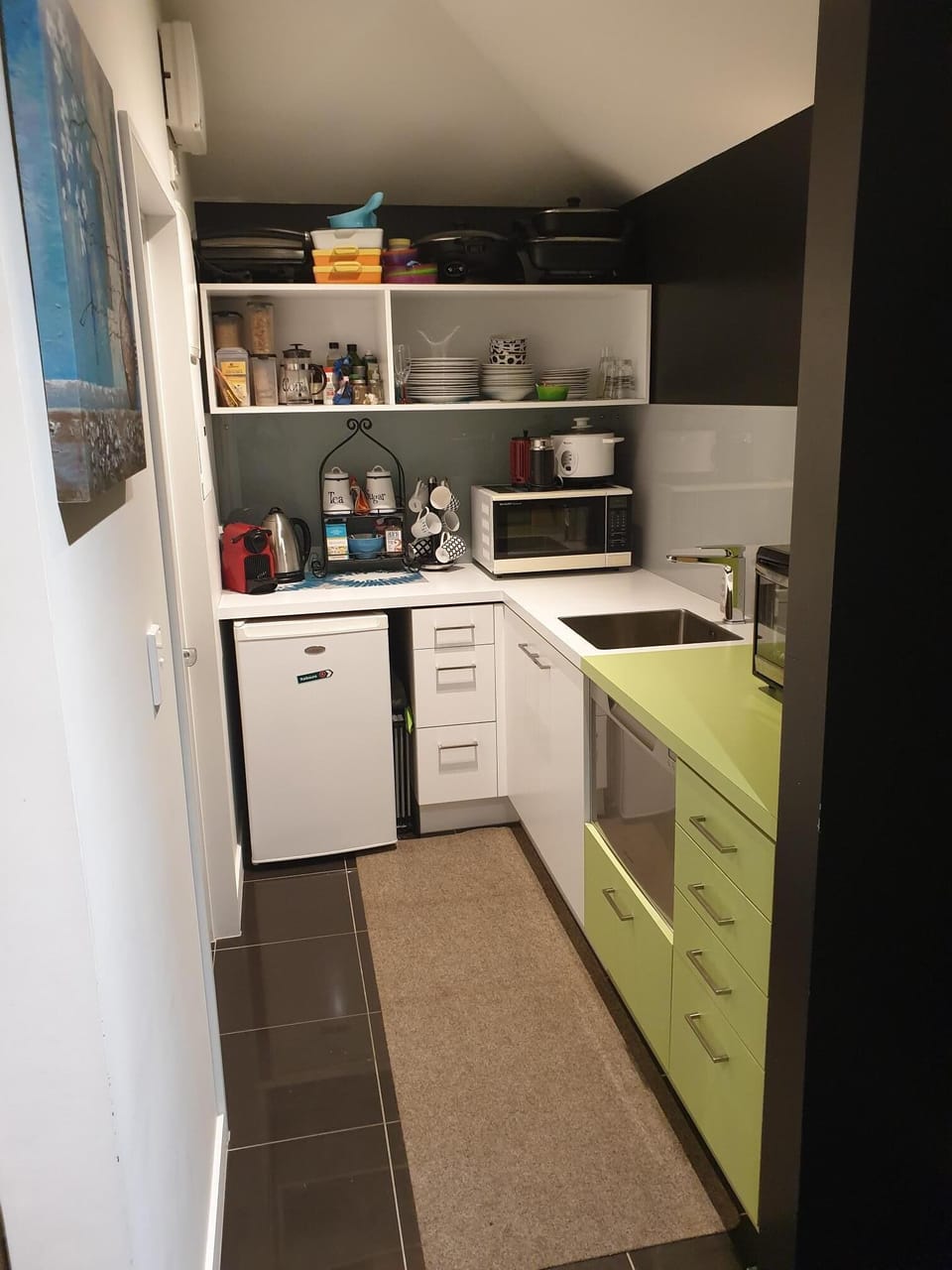 Well equipped kitchenette 