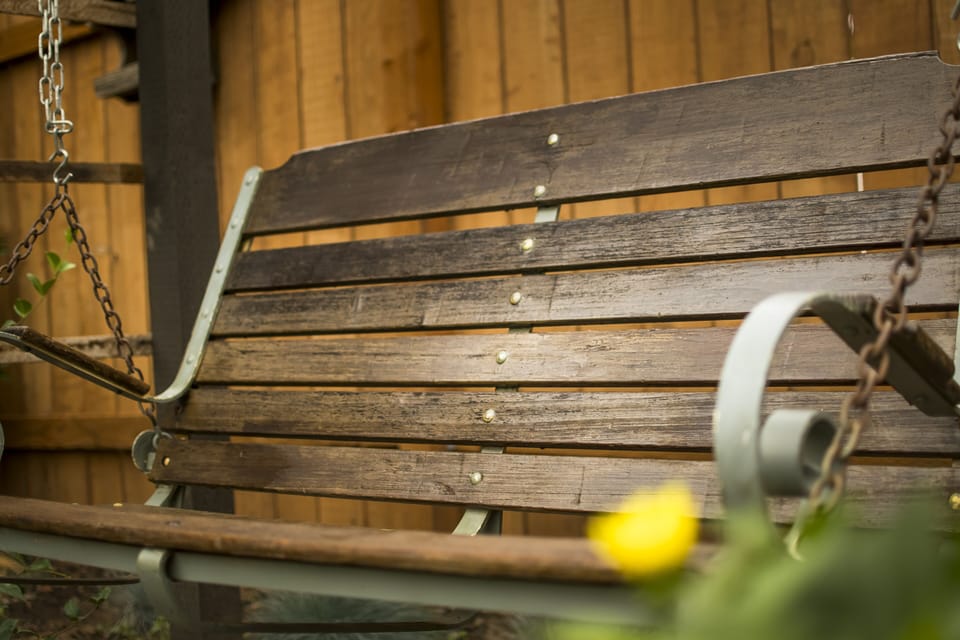 "Great Value! Cozy Room w/Private Bath, Parking & Patio" Cottage in Salem