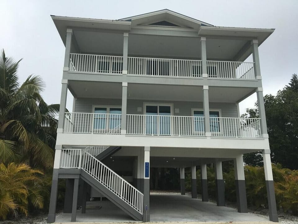 Beautiful Beach House
STR#191210   