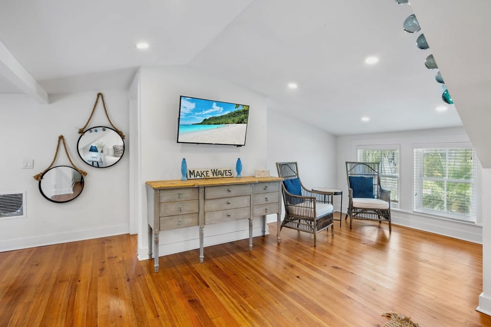 Primary Bedroom, King