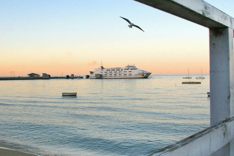 Easy walk to the ferry