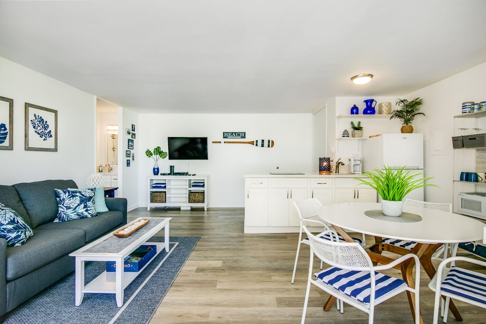 We can't wait to have you stay and review our home here in Waikiki.
