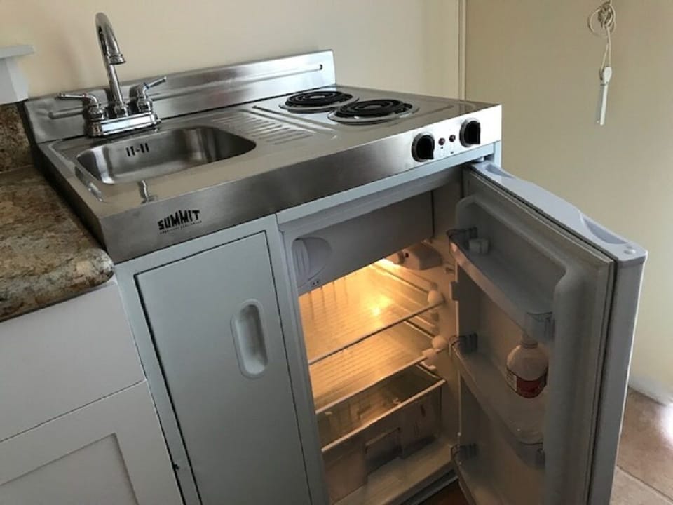 Brand new kitchenette in Studio/1 Bedroom