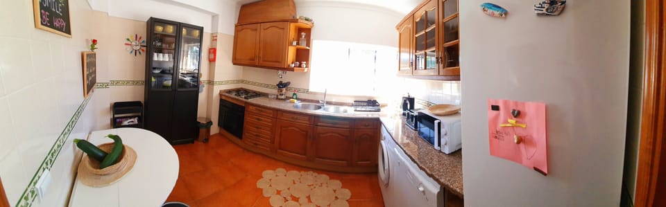 Cozinha(Resto Chão)
Kitchen(Ground Floor)