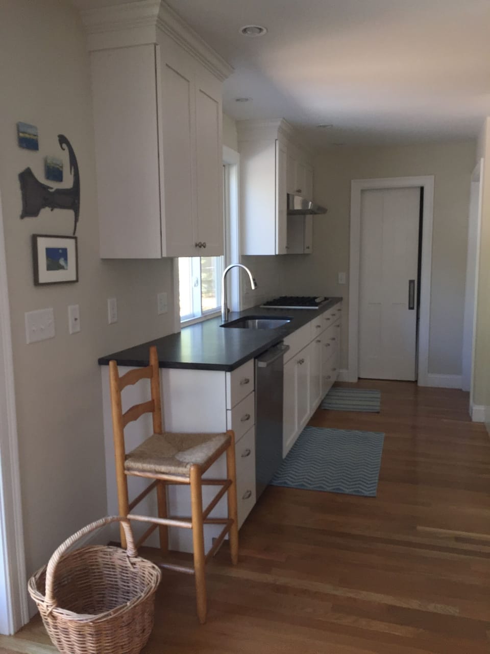 Kitchen sink, dishwasher, panty