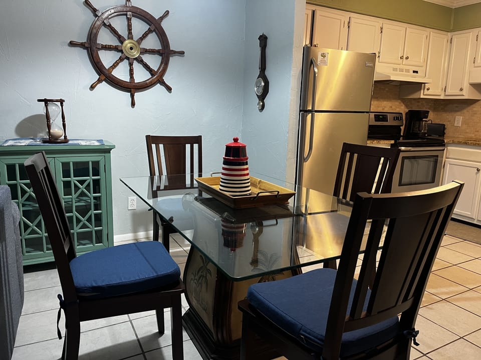 Dining area/Kitchen