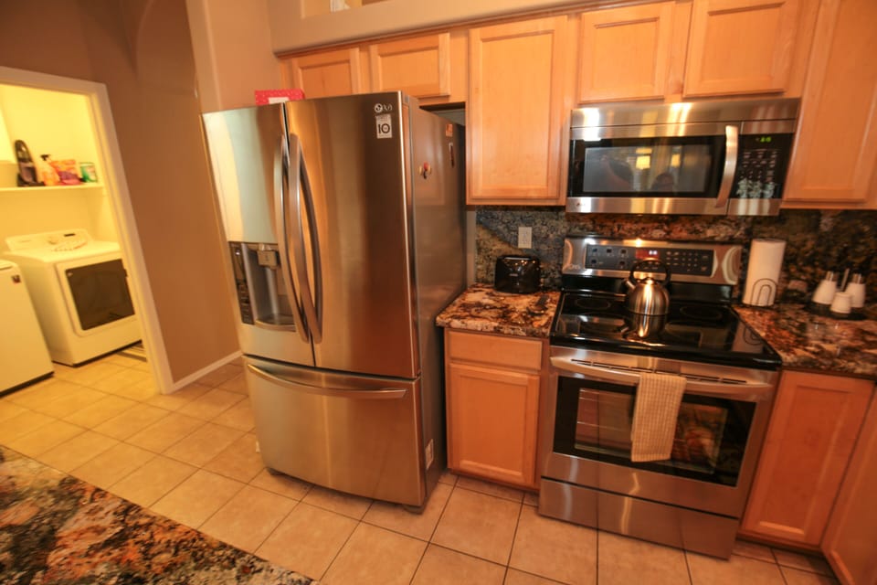 Kitchen / Laundry 