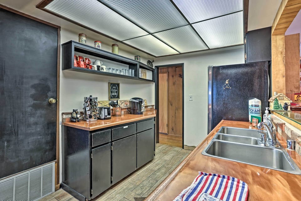 Fully Equipped Kitchen | Spices | Breakfast Bar