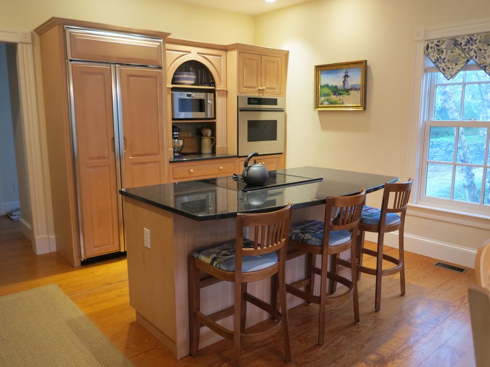 Kitchen island with cook top